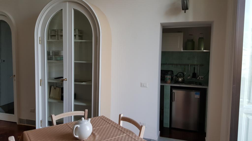 Garibaldi I Apartment Наполи Екстериор снимка