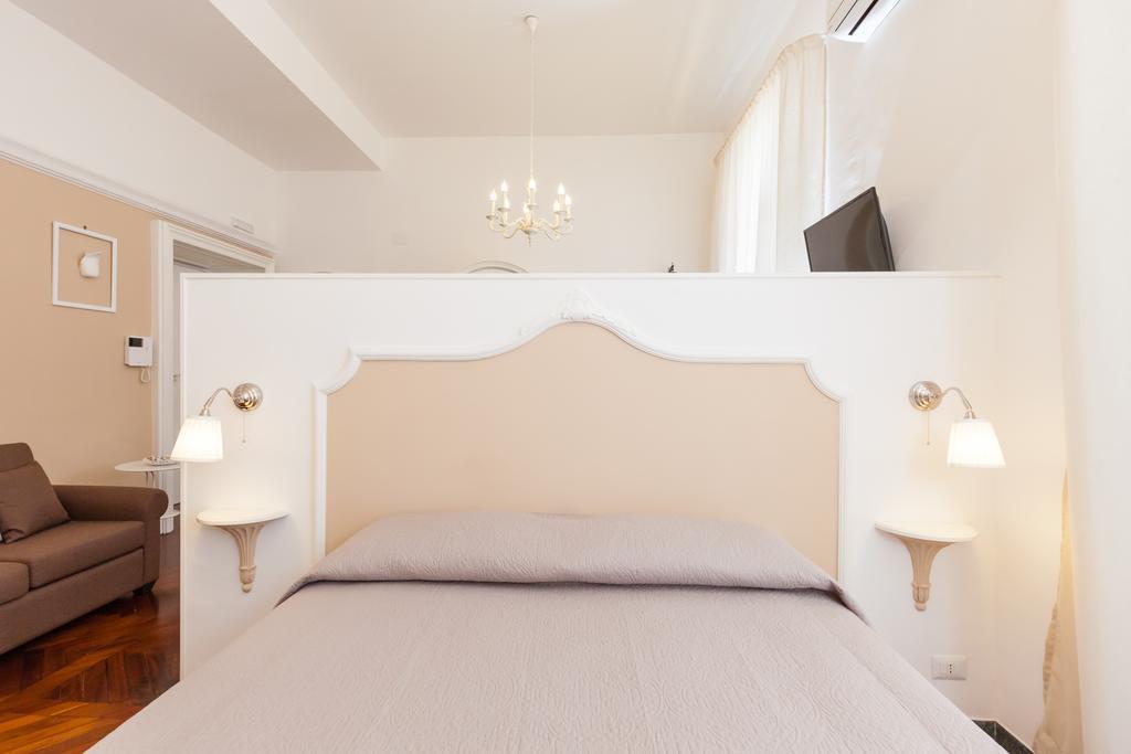 Garibaldi I Apartment Наполи Екстериор снимка